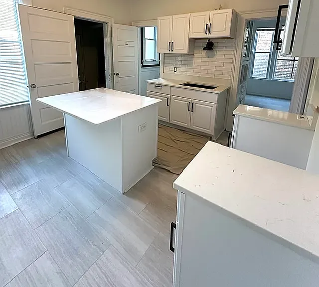 2975 N Bremen St — Photo 1