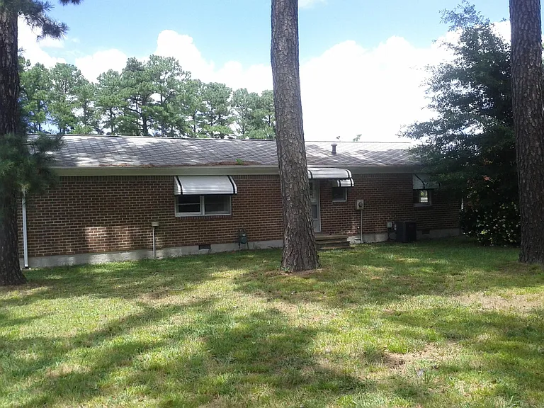 1207 Lakeview Dr — Photo 23