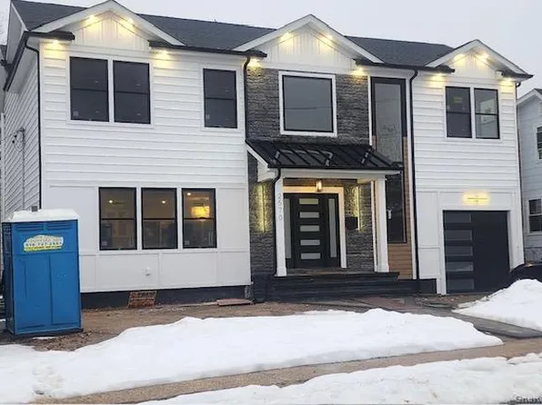 2570 Aster Place S, Westbury, NY 11590