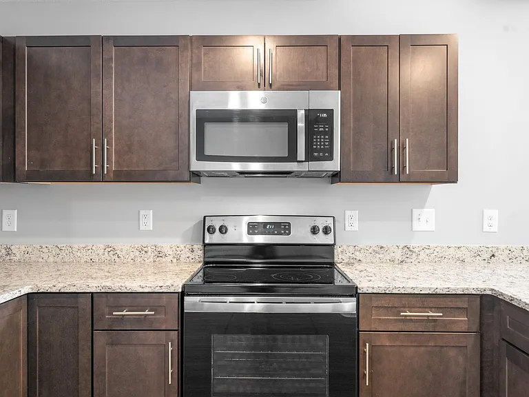 213 Woodland Valley Ln — Photo 17