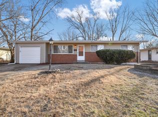 2070 Thunderbird Ave, Florissant, MO 63033