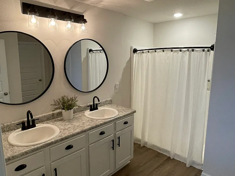 5240 Peach Dr — Photo 29