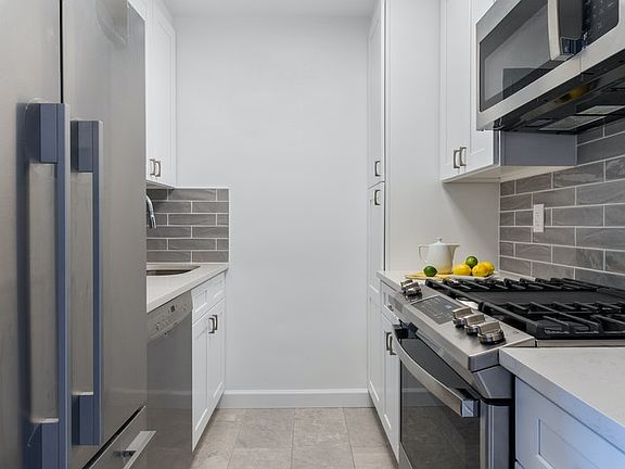 3rd image of 70-25 Yellowstone Blvd #12G
