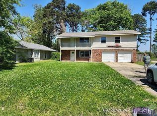 8973 Shadow Bluff Ave, Denham Springs, LA 70726