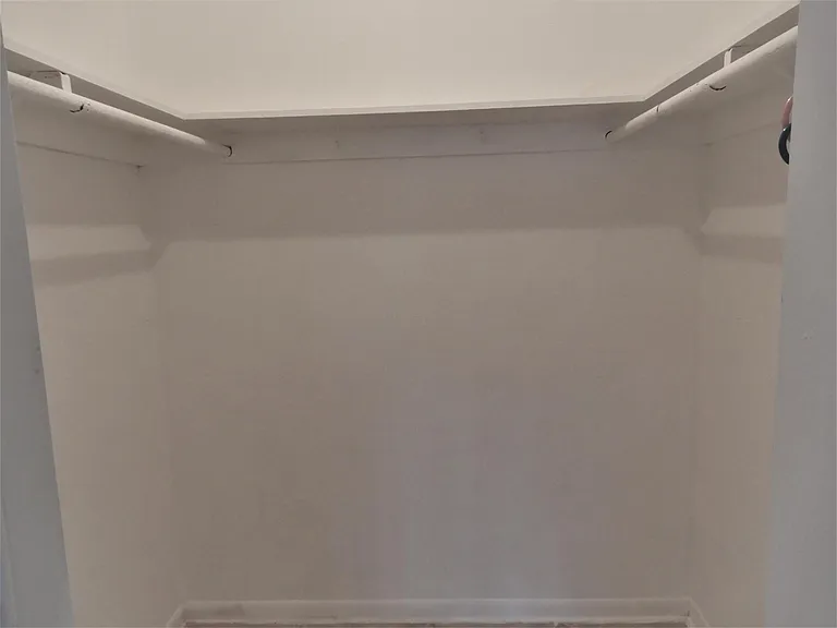 Walk in closet