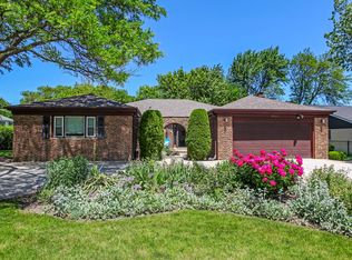 2640 Woodlawn Rd, Northbrook, IL 60062