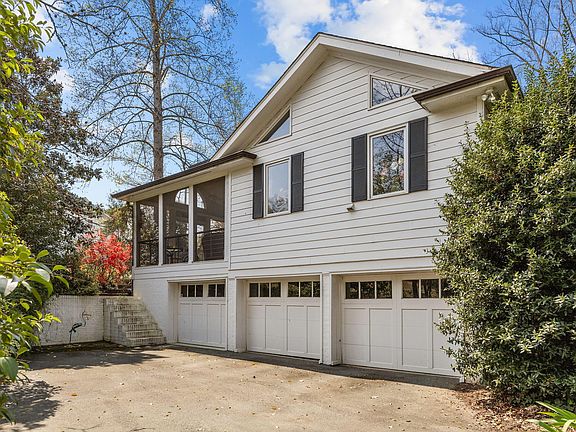 4th image of 2425 Argyle Dr