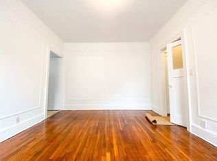 34-11 33rd St #3R, Astoria, NY 11106