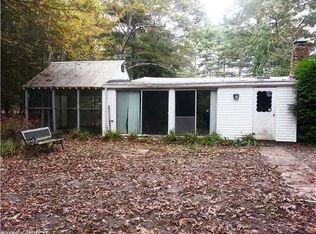 686 Beach Pond Rd, Voluntown, CT 06384