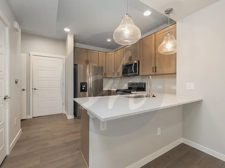 3659 Levy Park Dr — Photo 4