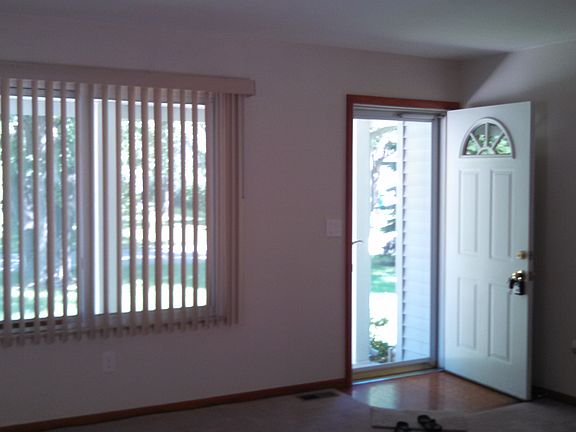 4th image of 852 Klempp Dr