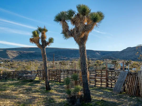 4 Jemez Trl, Yucca Valley, CA 92284
