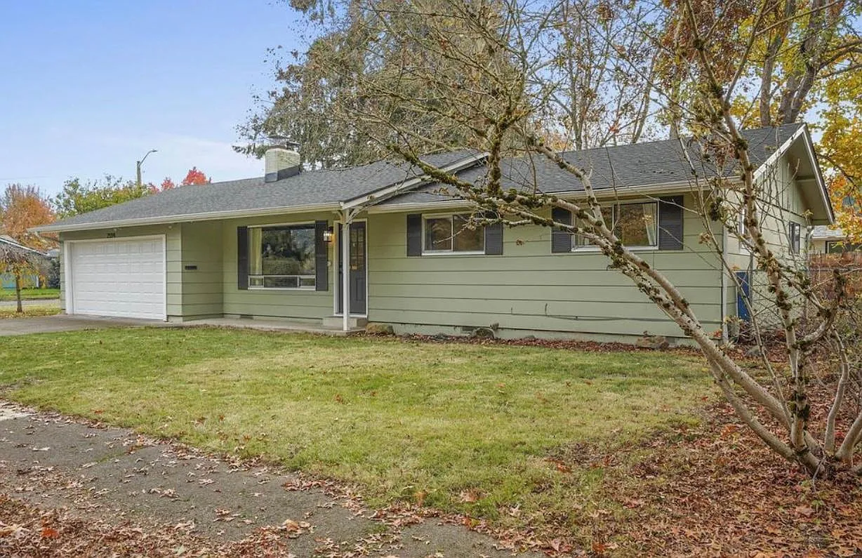 Hummingbird St NE, Salem — Photo 2