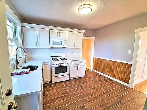 39 Waterhouse St Photo 1