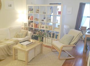 61A 7th Ave APT 4R, Brooklyn, NY 11217