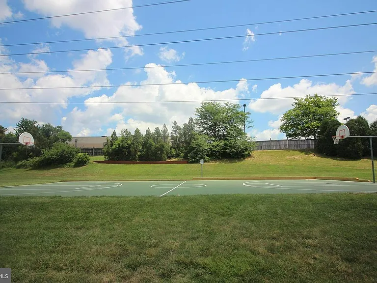 13129 Englishwood Ln — Photo 44
