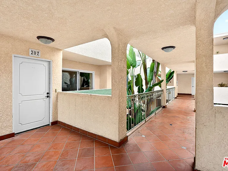 914 Lincoln Blvd #207 — Photo 23