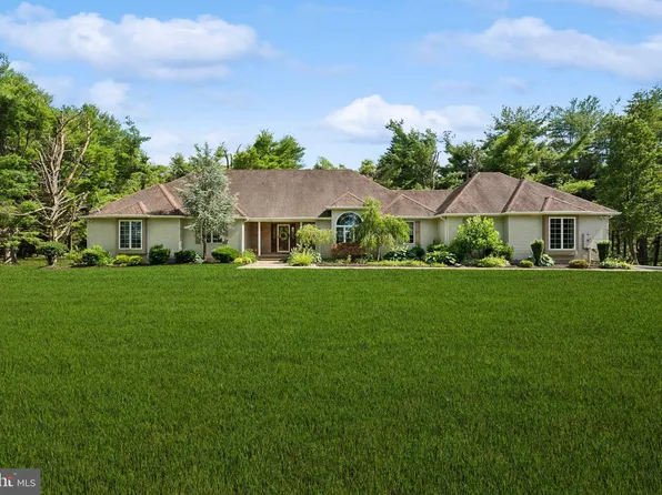 212 Greenwood Ln, Hammonton, NJ 08037