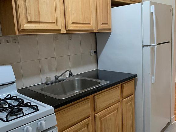 4th image of 216-12 77th Ave #2P