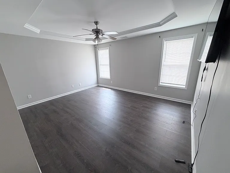 154 Saint George Dr — Photo 5