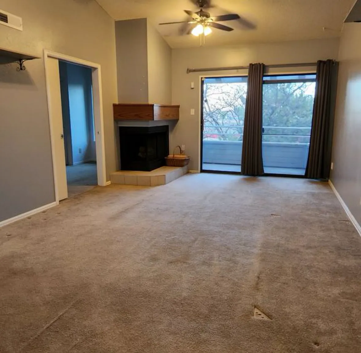 1077 Acapulco Ct — Photo 2