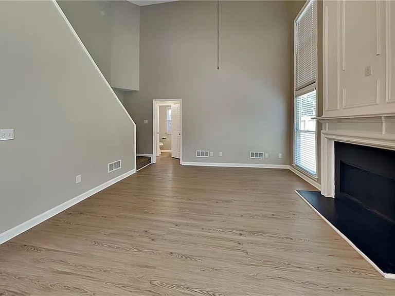 3705 Patterstone Dr — Photo 4