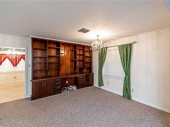 5th image of 1827 S Brookwood Dr