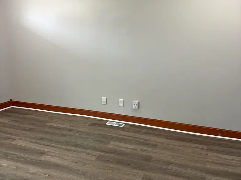 604 Winkler Ave — Photo 8