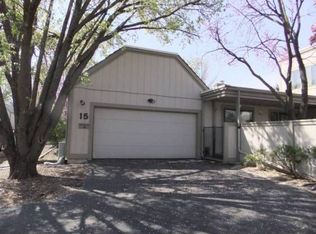 15 SW Pepper Tree Ln, Topeka, KS 66611