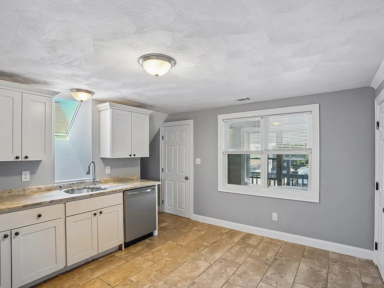 9 Porter St #3 — Photo 18