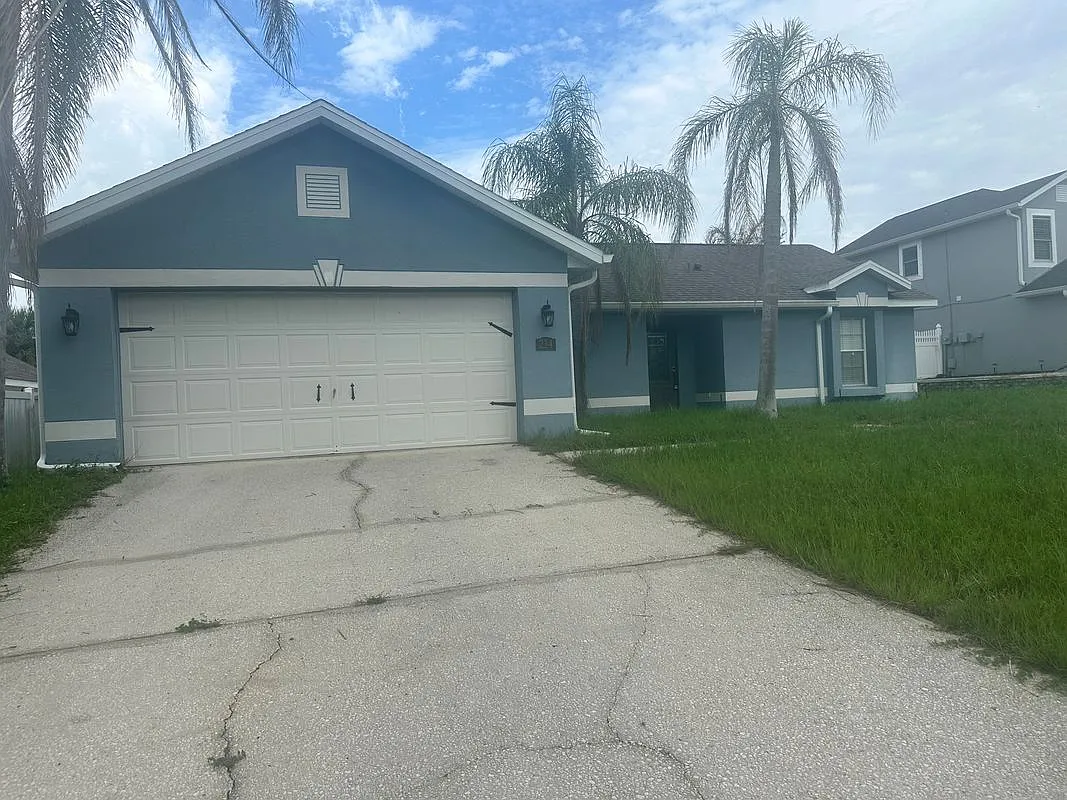 3 bed, 2.0 bath, 1377 sqft, $2,300 — Photo 1