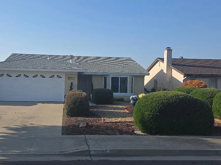 2208 El Grande St — Photo 1