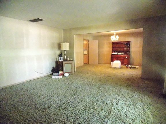 4th image of 16 W Ranchwood Dr