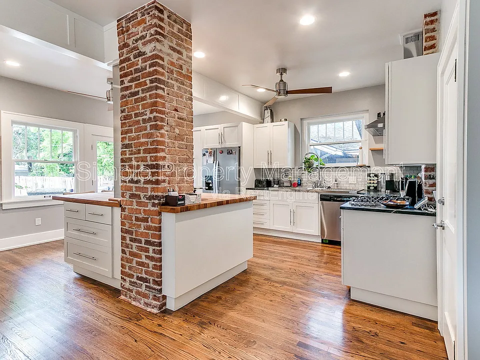 223 NW 21st St