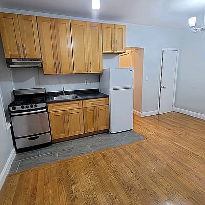 2nd image of 540 W 150th St #3