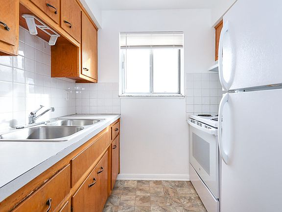 2nd image of 4224 W 20th St APT 7