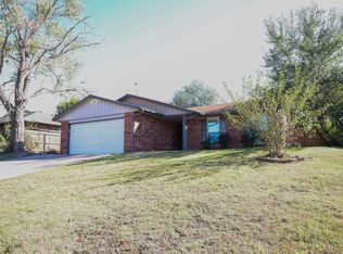 3205 Lookout Dr, Enid, OK 73701