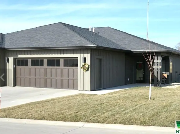 1351 13th Ave SE Unit 3, Sioux Center, IA 51250