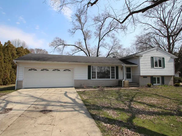 52118 Iris Ct, Elkhart, IN 46514