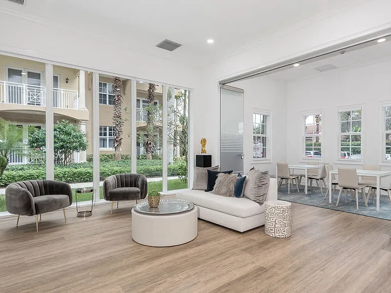 Riverwalk Pointe — Photo 11