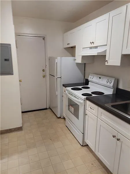2 bed, 950 sqft, $2,195 — Photo 3