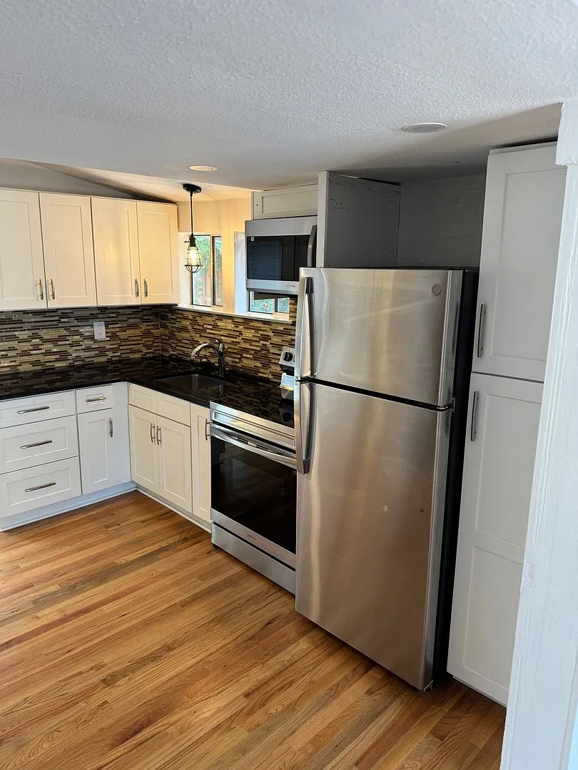 Beautiful One Bed, Two Bath With Old Tallahassee Charm — Photo 4