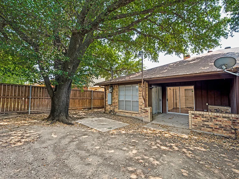 8902 Marilyn Dr — Photo 12