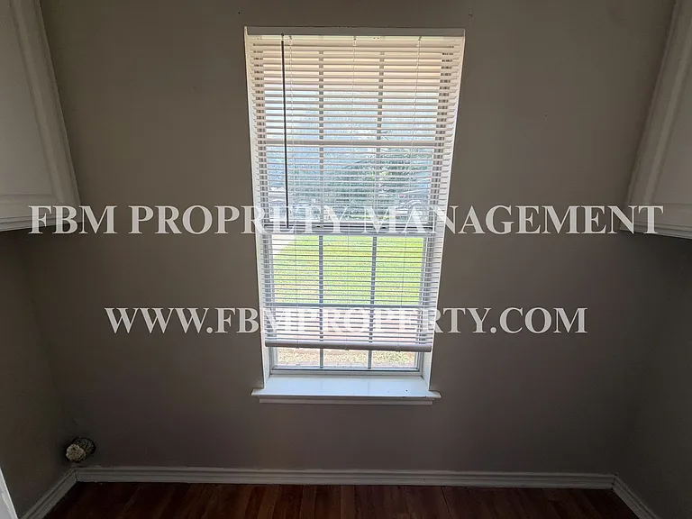 1219 S Mulberry St — Photo 6