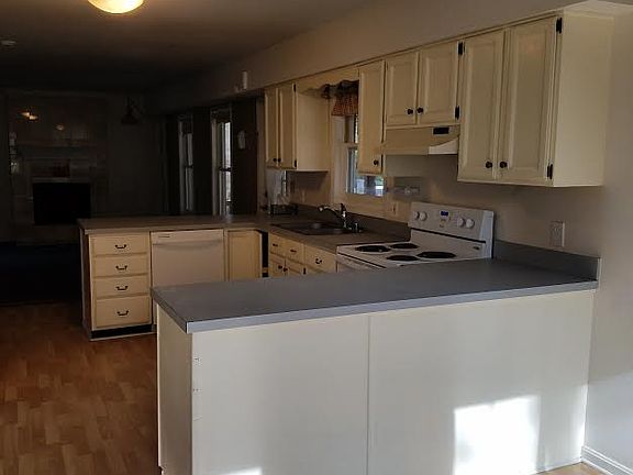 5th image of 23 Boyd Dr
