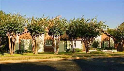 1st image of 302 Chimney Hill Dr