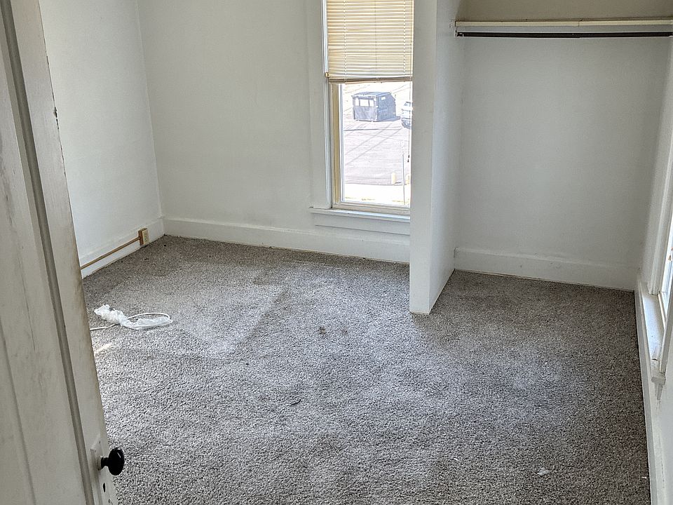 1st image of 104 S Maple St #U