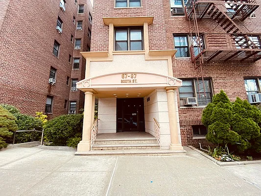 Rented by Silverstein Collection LLC  | media 14