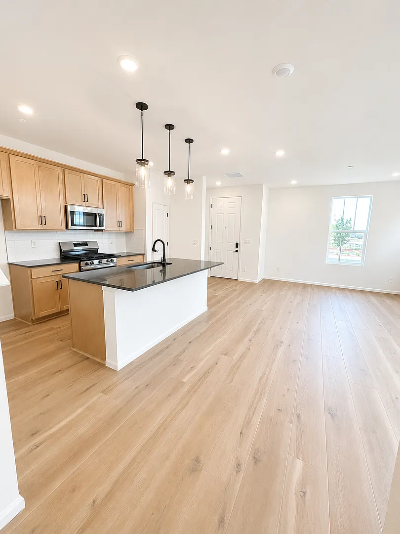 Brand New 3 Bedroom, 3 Bathroom Home in Erie! — Photo 3
