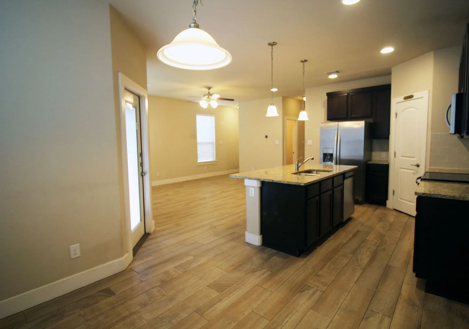 3 Bed/2.5 Bath Townhouse in Georgetown, TX 523 High Tech — Photo 3